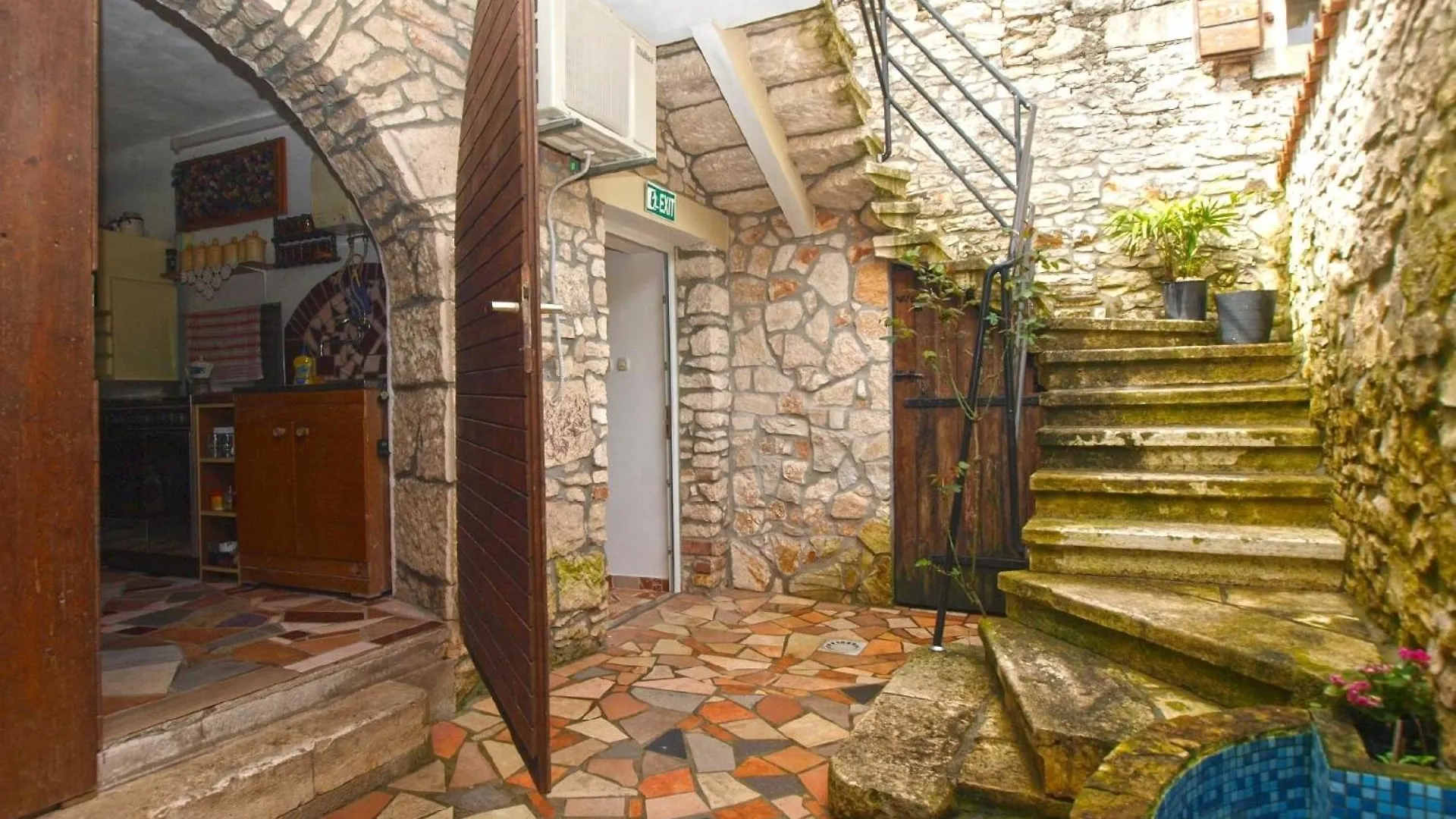 Ferienhaus Fuer 8 Personen Ca 100 Qm In Medulin, Istrien Suedkueste Von Istrien Holiday home