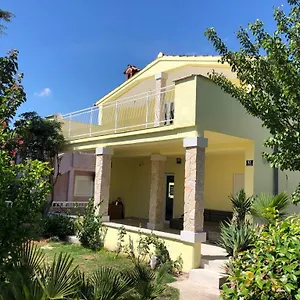 Five Bedroom House Near Sandy Major Medulin