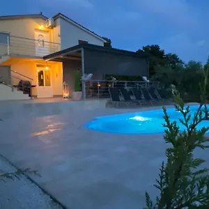 Aleya Mit Pool Medulin
